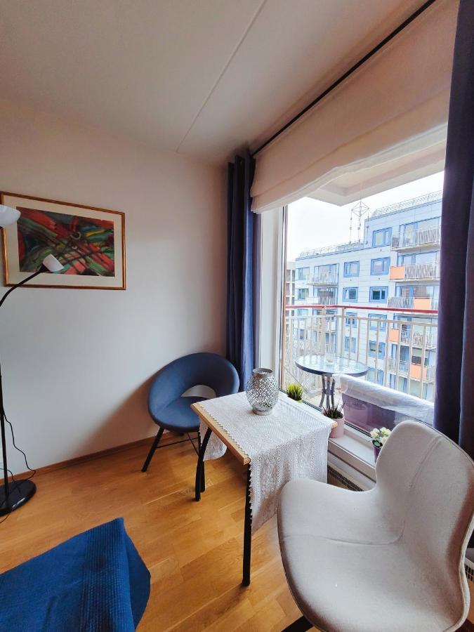 Privat bolig Spacious Private With Private Kitchen & Shared Bathroom *