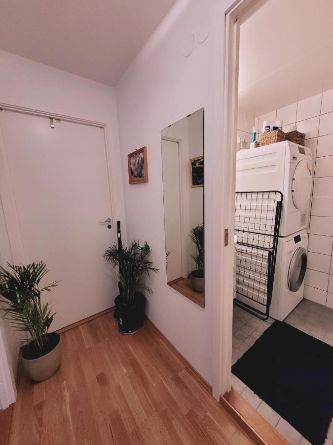Privat bolig Spacious Private With Private Kitchen & Shared Bathroom Oslo